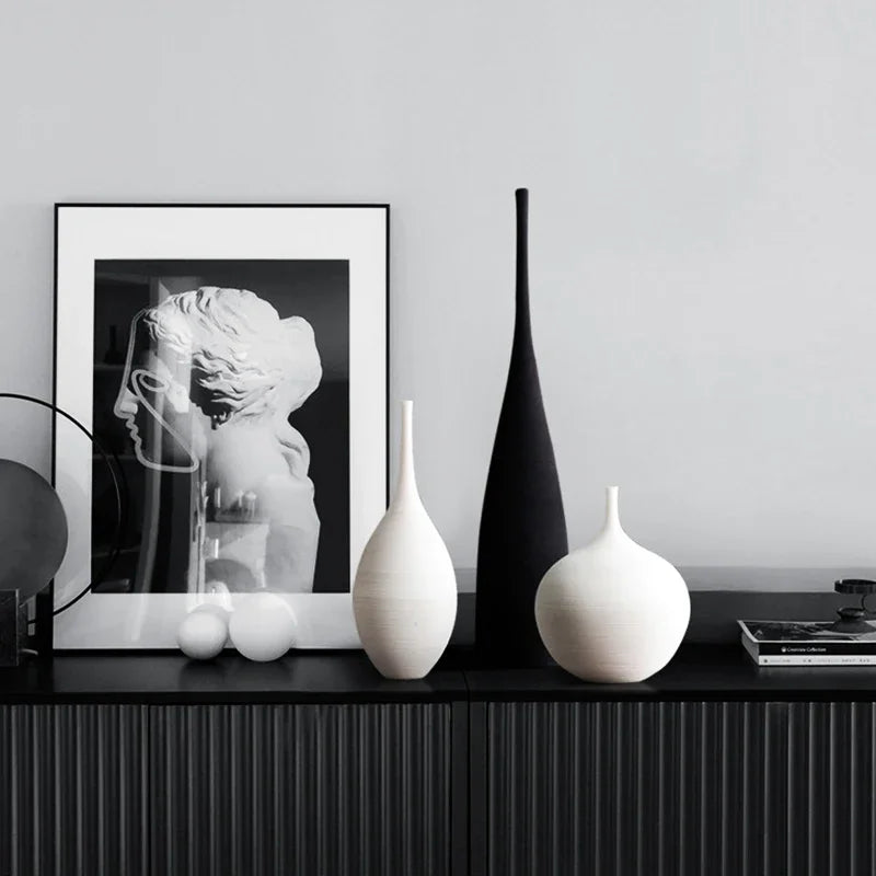 Vase Zen Minimaliste en Céramique et porcelaine - Noir et Blanc